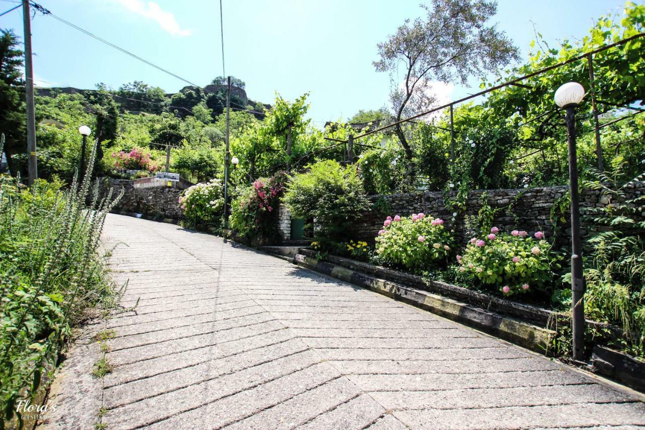 Flora'S Guesthouse 'The Fir Gate' Gjirokaster Exterior photo